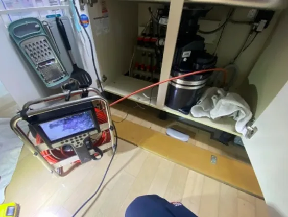 부산 서구 싱크대 막힘, 음식물 분쇄기 배관에 기름 슬러지가 쌓이면 어떻게 청소할까?