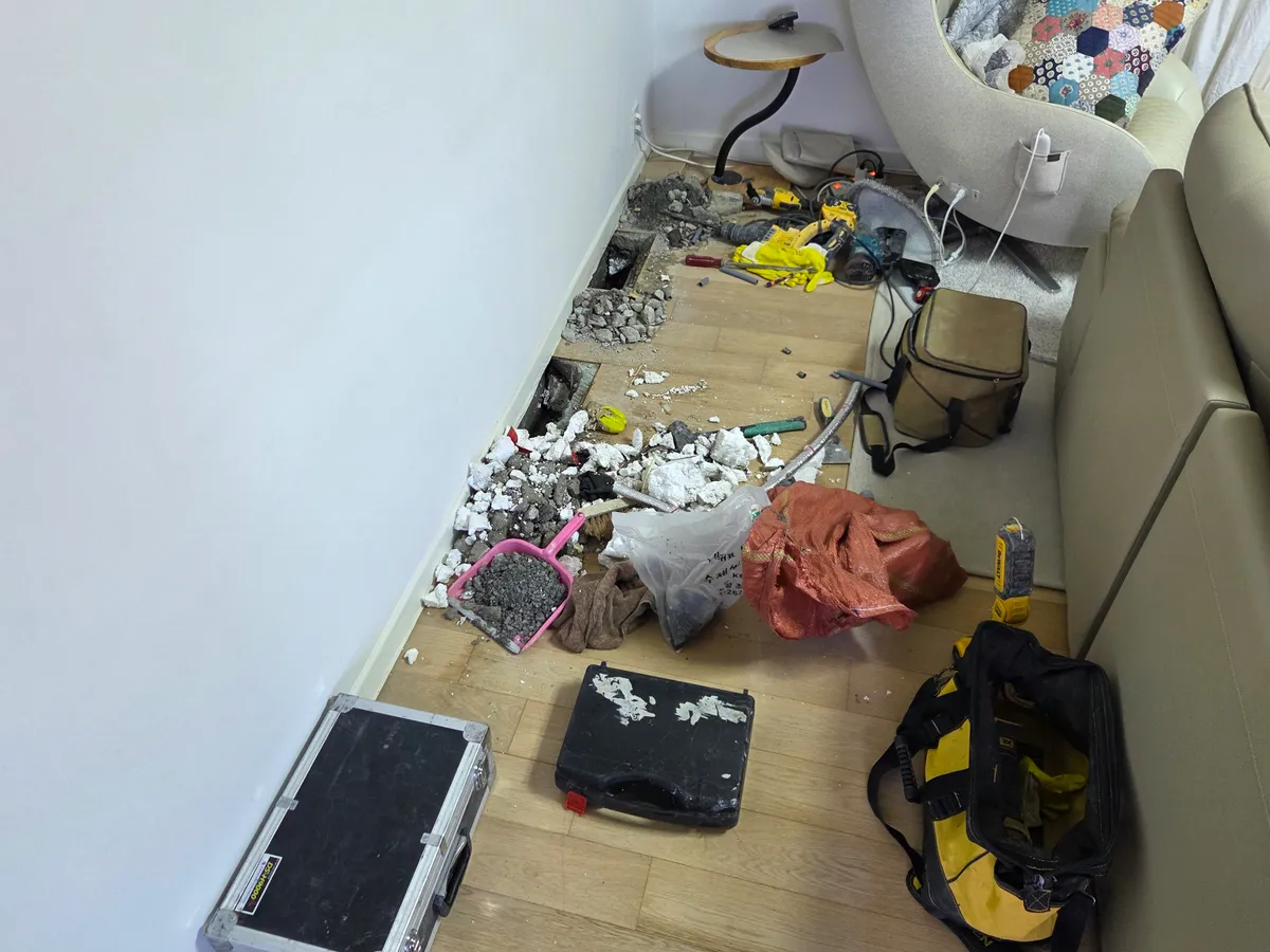 포항 흥해읍 거실 바닥 온수 PB배관 누수, 찢어진 배관은 부분 수리로 끝날까?
